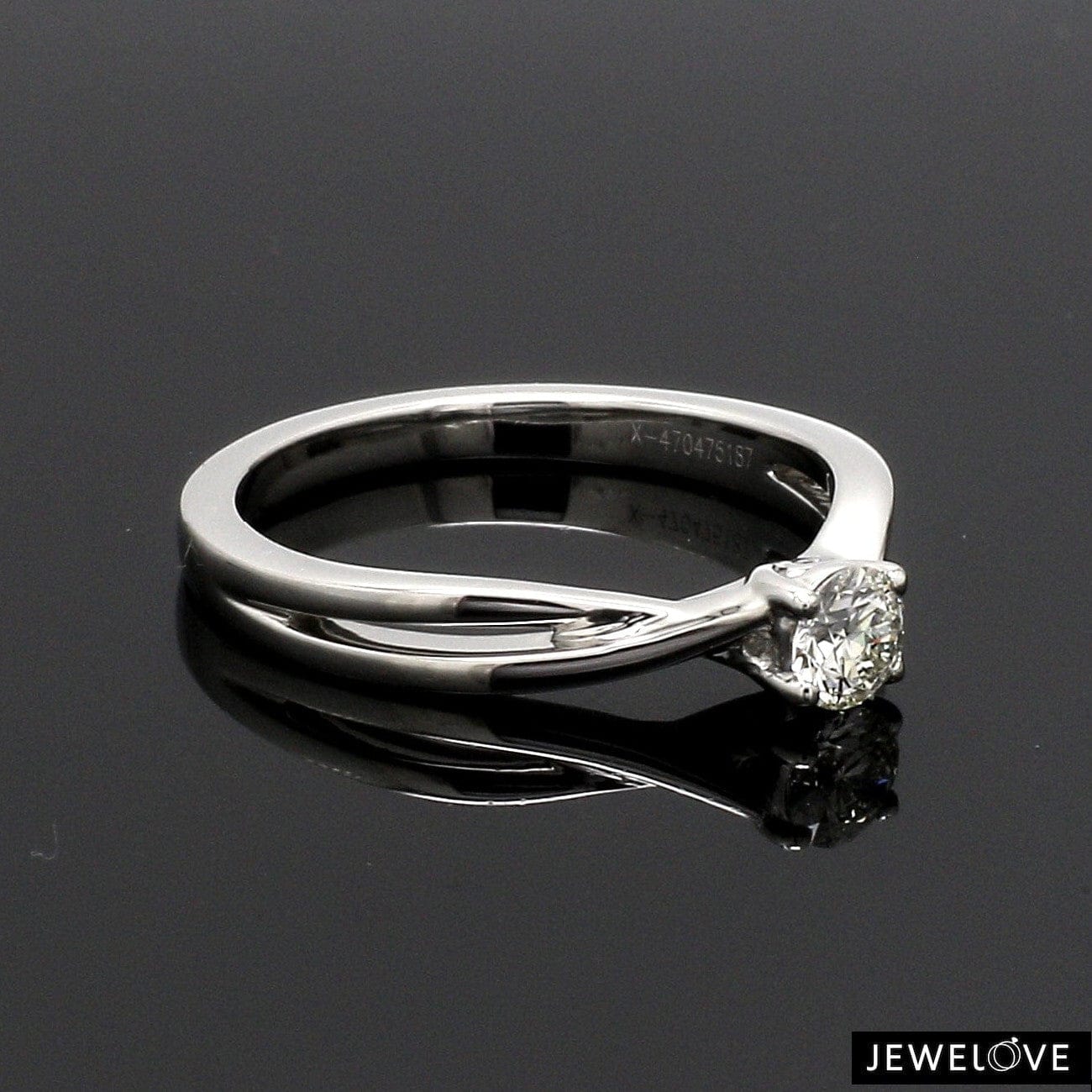 Jewelove™ Rings VS J / Women's Band only 30-Pointer 4 Prong Platinum Solitaire Ring with a Twist JL PT 676-A