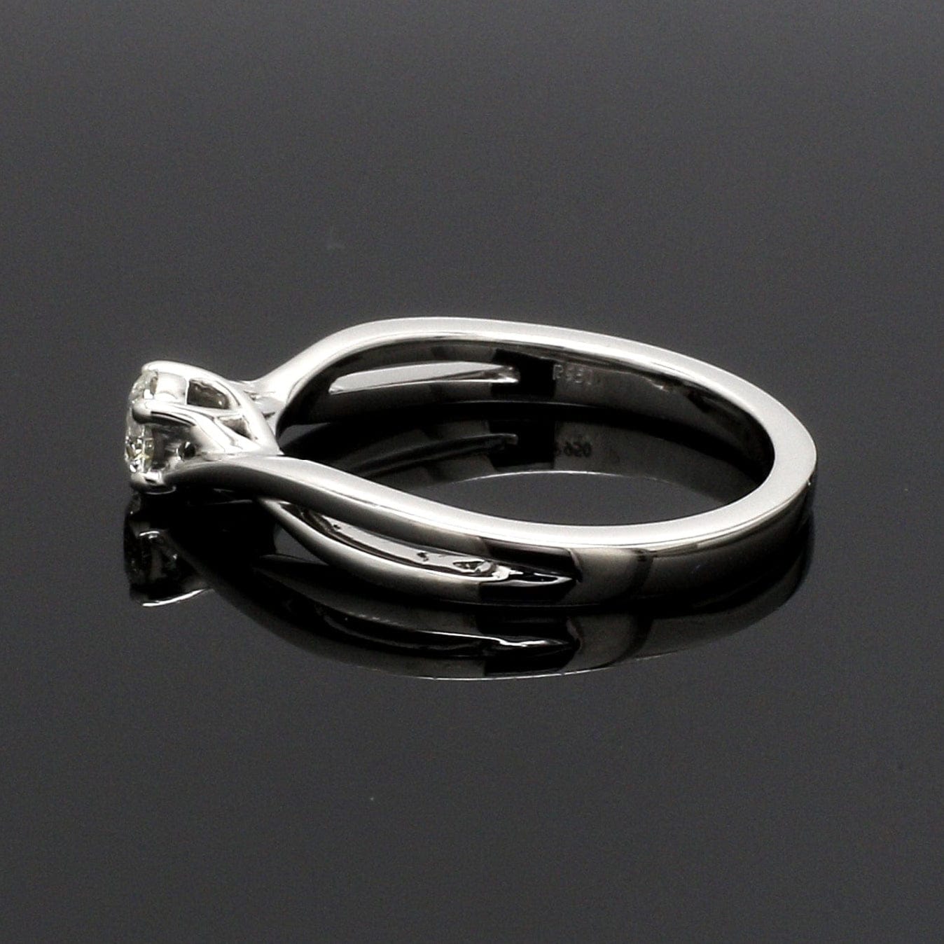 Jewelove™ Rings VS J / Women's Band only 50-Pointer 4 Prong Platinum Solitaire Ring with a Twist JL PT 676-B