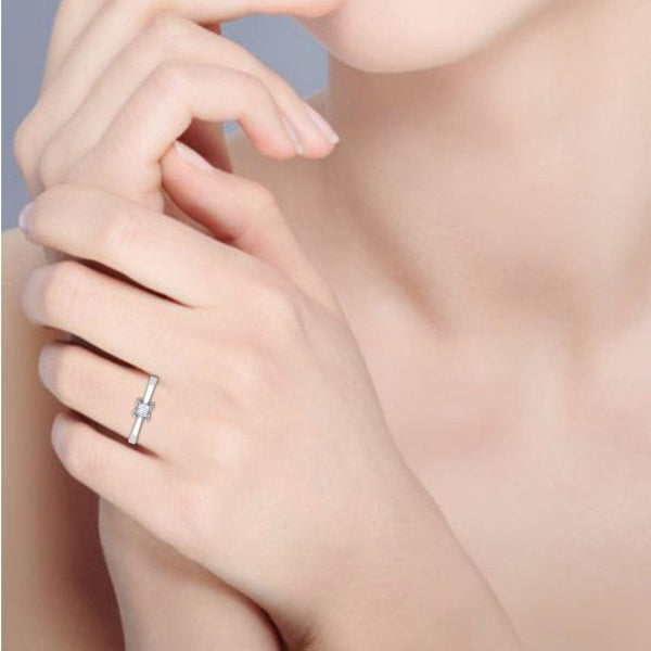 Lisa Platinum Diamond Ring | Radiant Platinum Rings | CaratLane