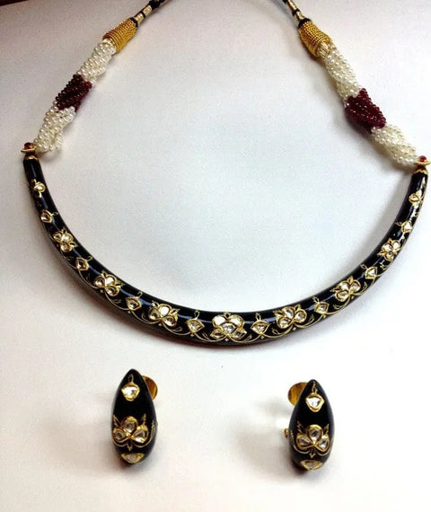 Black Meena Hasli with Uncut Diamond Polkis
