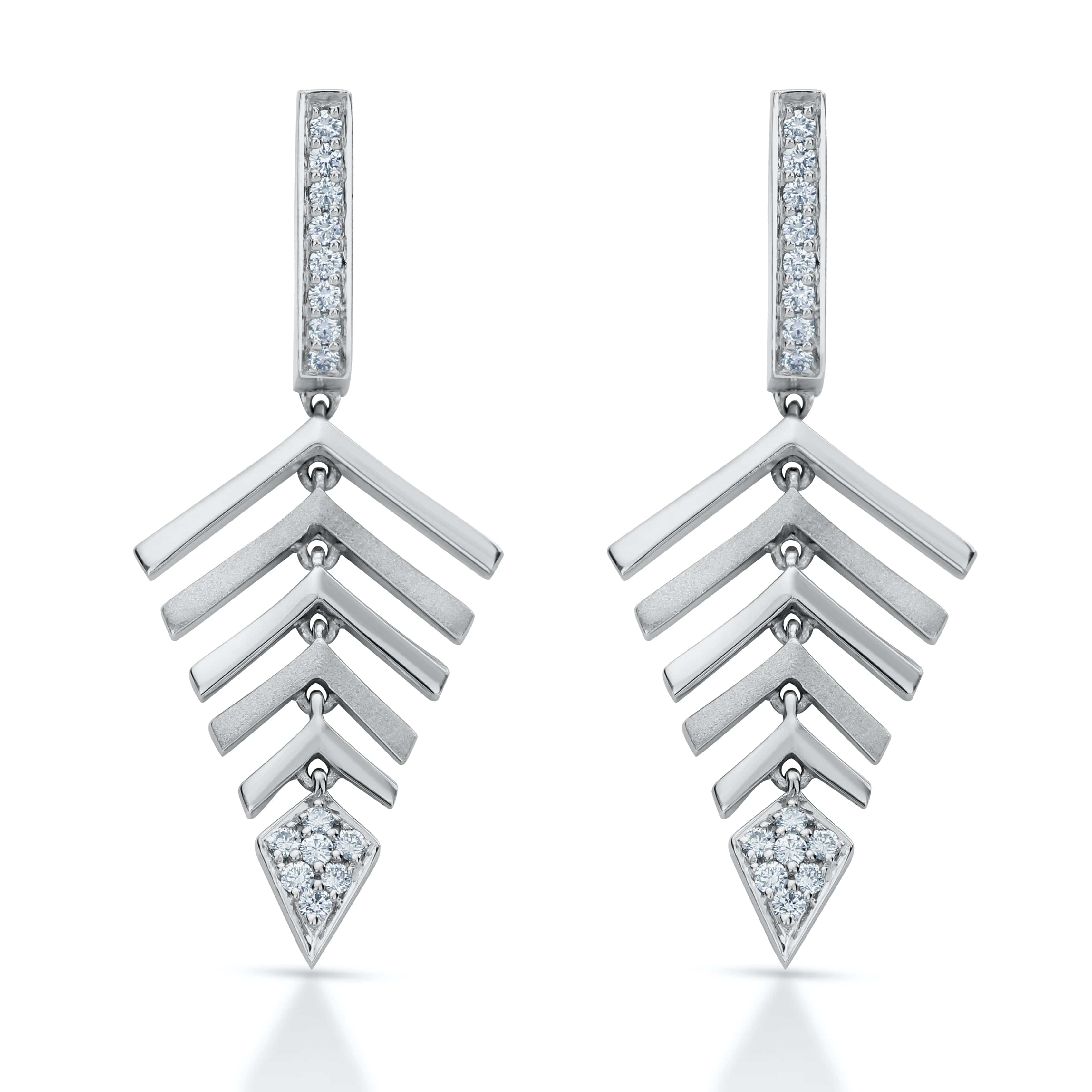 Details 154+ leaf earrings diamond latest