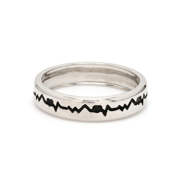 Side View of The Heartbeat Platinum Ring with Black Engraving JL PT 575
